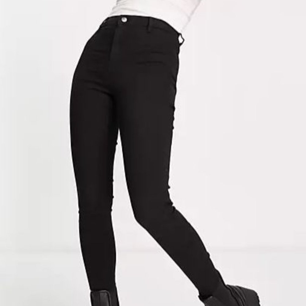 NWOT Topshop Joni Jeans in Black